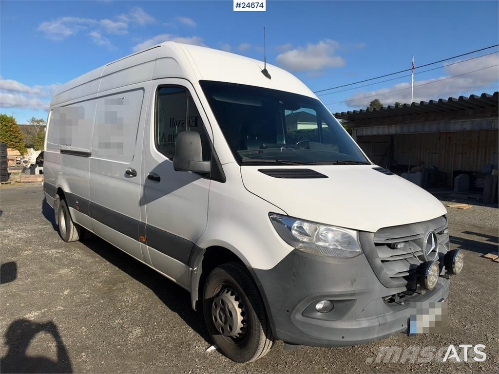 Mercedes-Benz Sprinter 516 CDI Van with Tail Lift and Tachograph Фургони