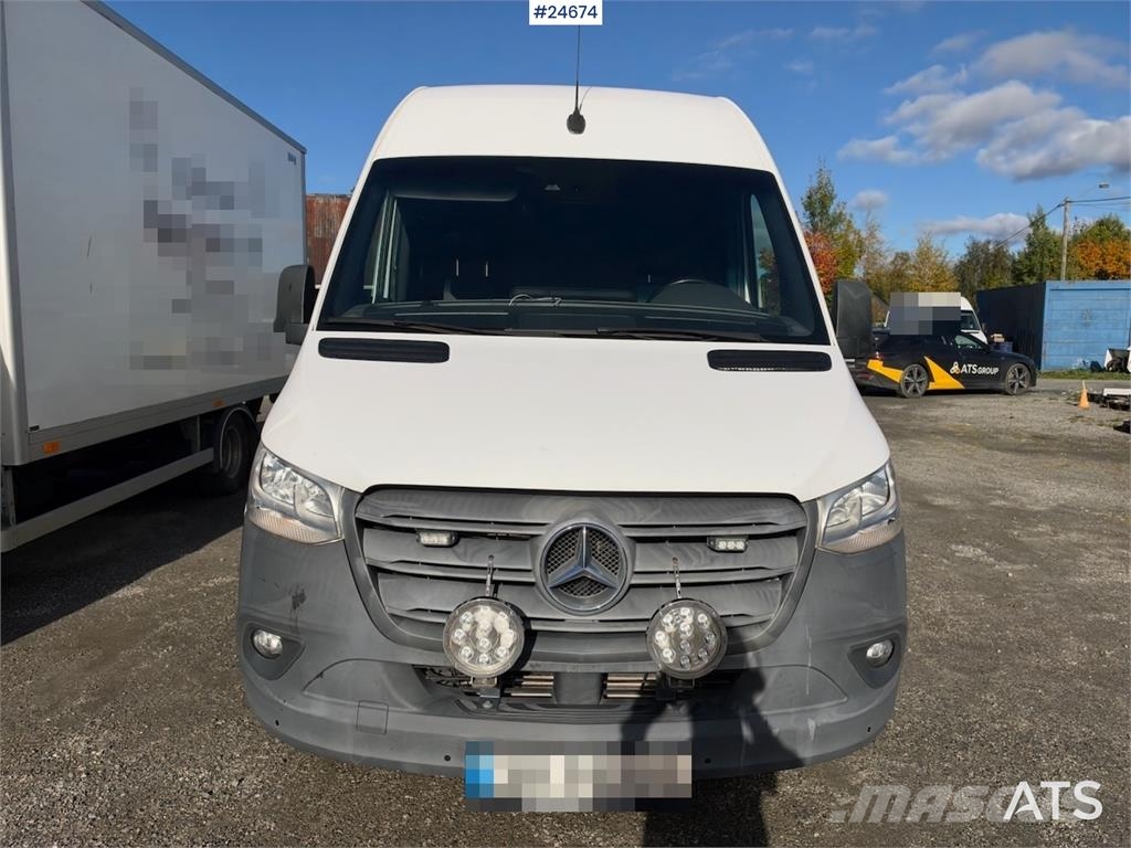 Mercedes-Benz Sprinter 516 CDI Van with Tail Lift and Tachograph Фургони