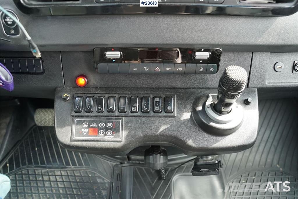 Mercedes-Benz Sprinter 519 Altas 17-Seater Accessible Minibus Mini bus