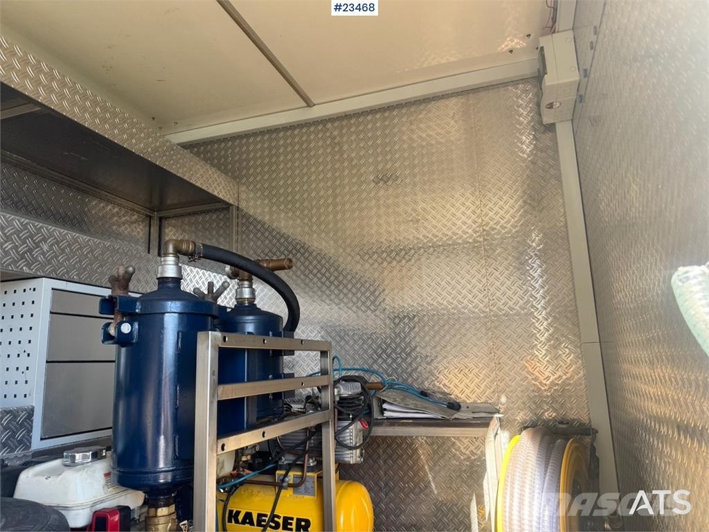 Mercedes-Benz Sprinter 519 Box Van w/Tail Lift – Shelving – 2 Se Camiones con caja de remolque