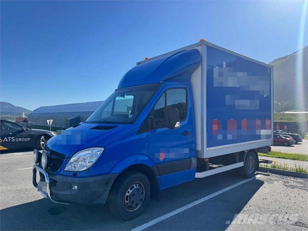 Mercedes-Benz Sprinter 519 Box Van w/Tail Lift – Shelving – 2 Se Camiones con caja de remolque