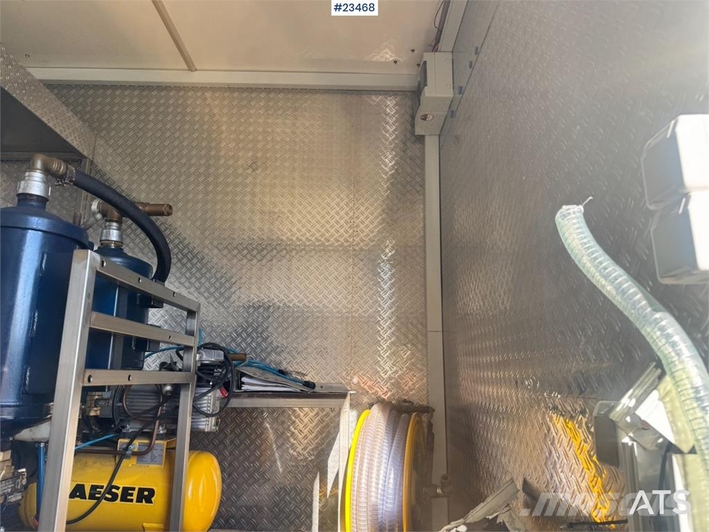 Mercedes-Benz Sprinter 519 Box Van w/Tail Lift – Shelving – 2 Se Camiones con caja de remolque