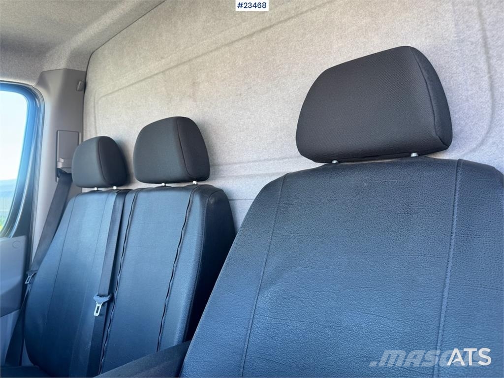 Mercedes-Benz Sprinter 519 Box Van w/Tail Lift – Shelving – 2 Se Camiones con caja de remolque