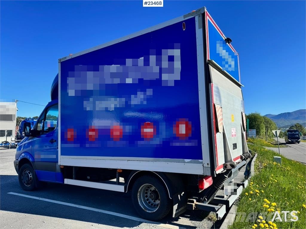 Mercedes-Benz Sprinter 519 Box Van w/Tail Lift – Shelving – 2 Se Camiones con caja de remolque