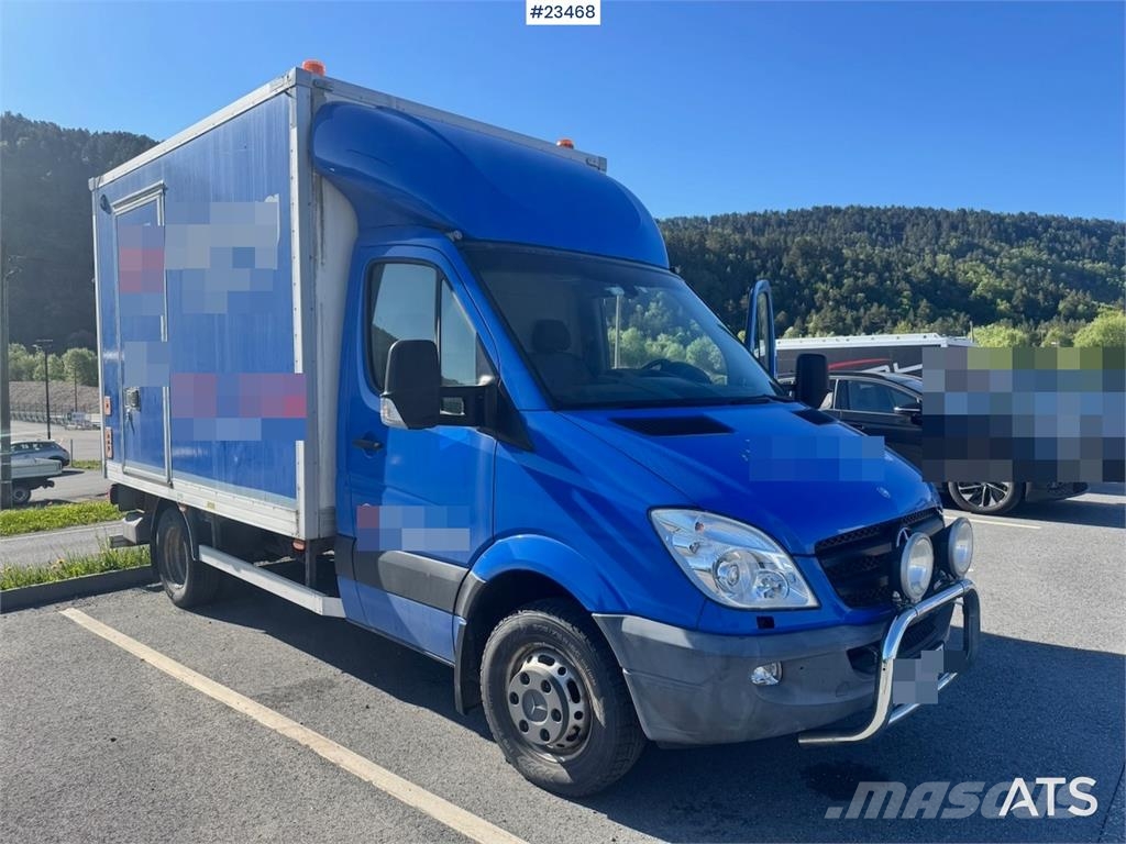 Mercedes-Benz Sprinter 519 Box Van w/Tail Lift – Shelving – 2 Se Camiones con caja de remolque