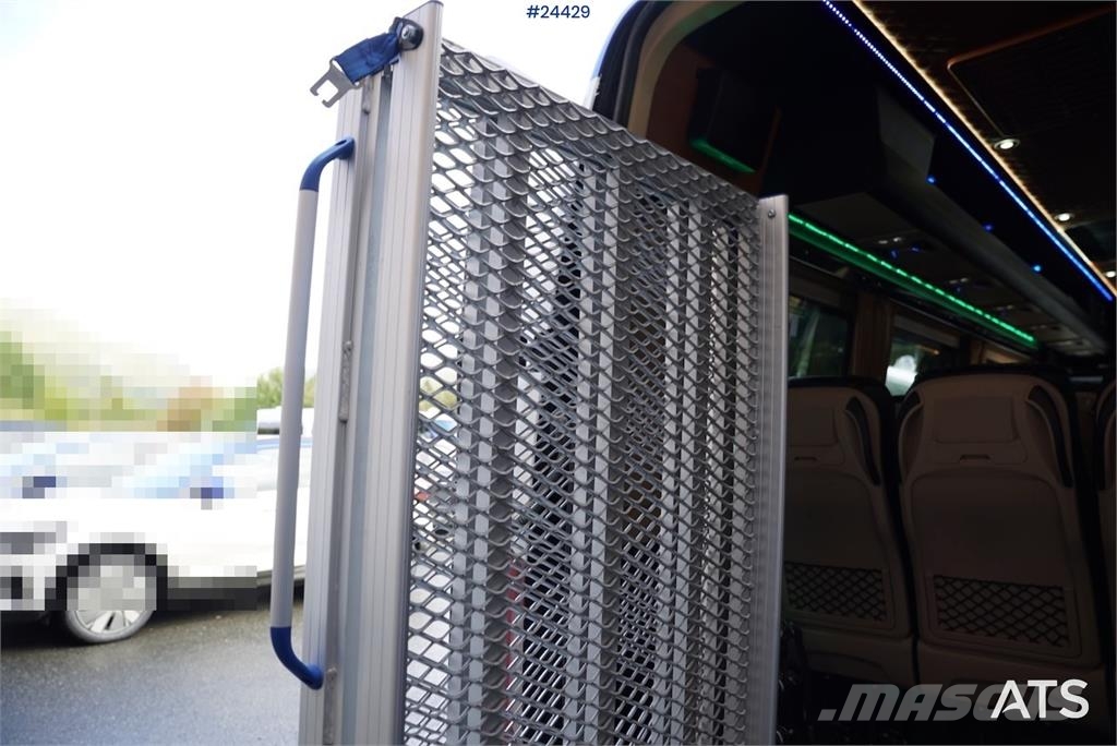 Mercedes-Benz Sprinter 519 CDI – Model – 17+2 Seats with Wheelch 미니 버스