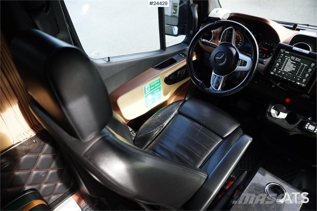 Mercedes-Benz Sprinter 519 CDI – Model – 17+2 Seats with Wheelch 미니 버스