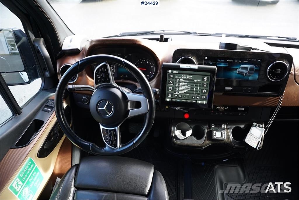 Mercedes-Benz Sprinter 519 CDI – Model – 17+2 Seats with Wheelch 미니 버스