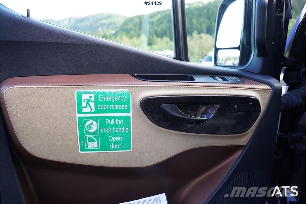 Mercedes-Benz Sprinter 519 CDI – Model – 17+2 Seats with Wheelch 미니 버스