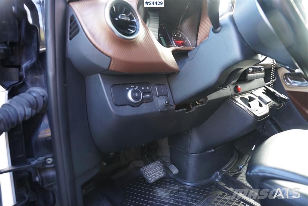 Mercedes-Benz Sprinter 519 CDI – Model – 17+2 Seats with Wheelch 미니 버스