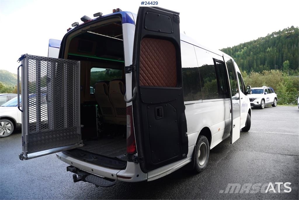 Mercedes-Benz Sprinter 519 CDI – Model – 17+2 Seats with Wheelch 미니 버스