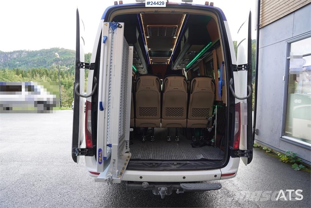 Mercedes-Benz Sprinter 519 CDI – Model – 17+2 Seats with Wheelch 미니 버스