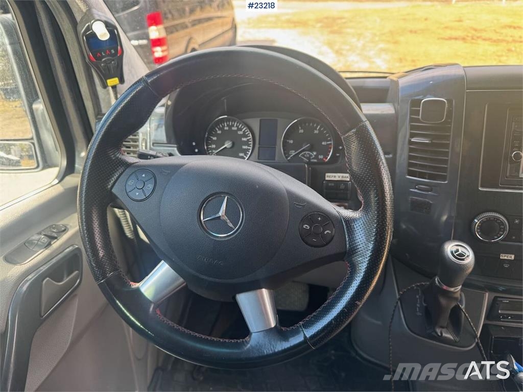Mercedes-Benz Sprinter 519 Minibus – 21 seats – Two sets of tire 미니 버스
