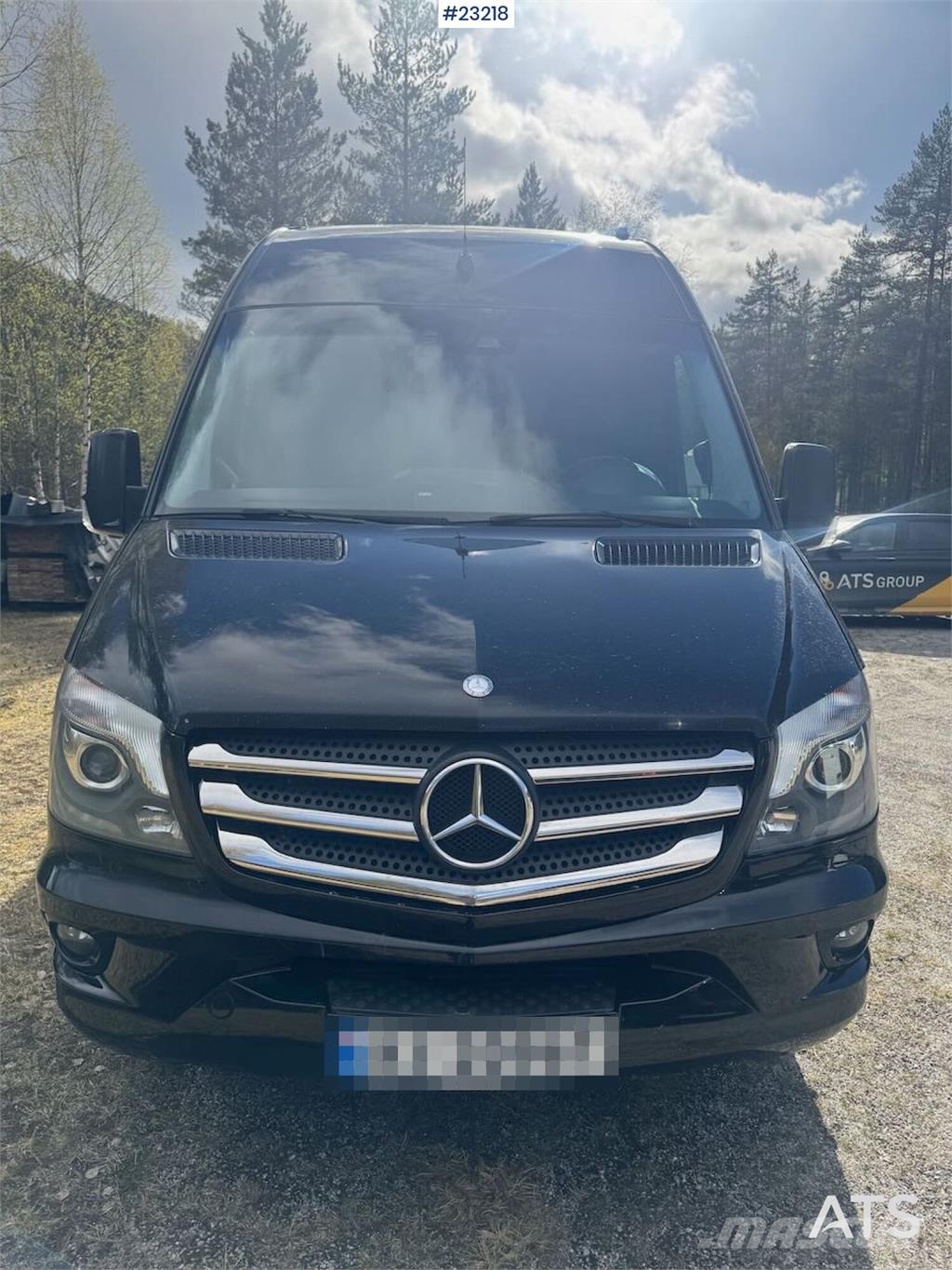 Mercedes-Benz Sprinter 519 Minibus – 21 seats – Two sets of tire 미니 버스