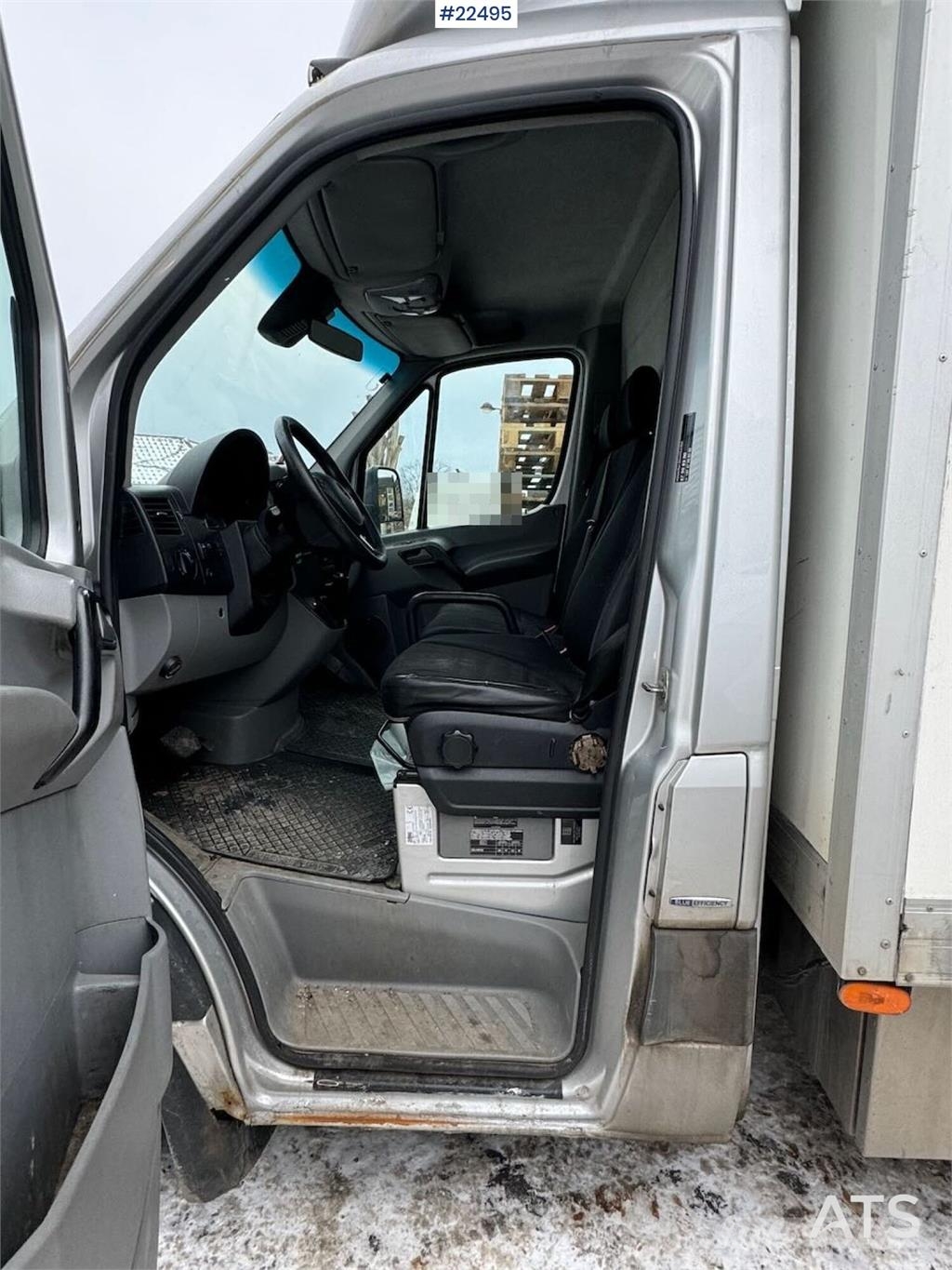 Mercedes-Benz Sprinter box truck with tail lift – approved until Φορτηγά Κόφα