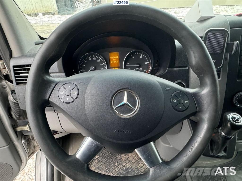 Mercedes-Benz Sprinter box truck with tail lift – approved until Φορτηγά Κόφα