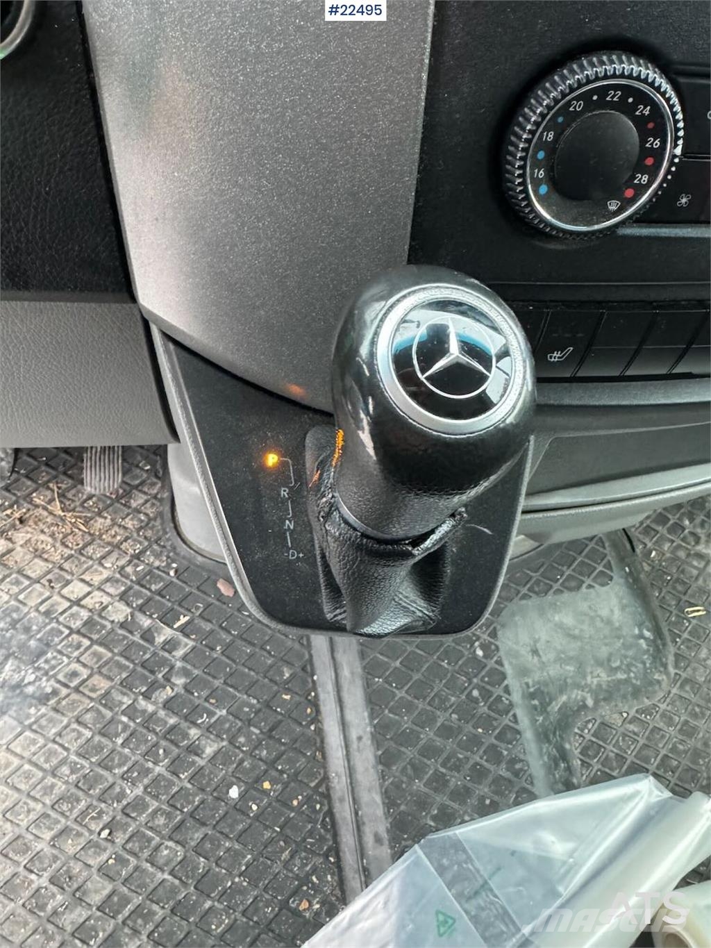 Mercedes-Benz Sprinter box truck with tail lift – approved until Φορτηγά Κόφα