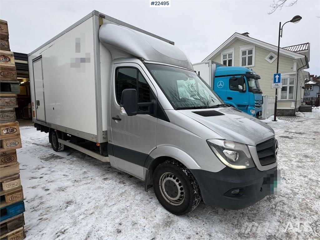 Mercedes-Benz Sprinter box truck with tail lift – approved until Φορτηγά Κόφα