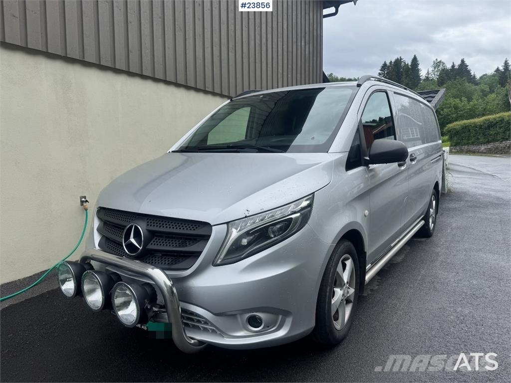 Mercedes-Benz Vito 119 4x4 Van – Two Sets of Tires شاحنة مقفلة