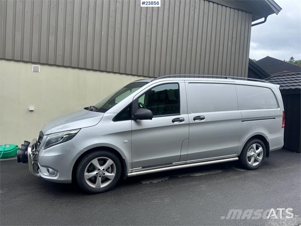 Mercedes-Benz Vito 119 4x4 Van – Two Sets of Tires شاحنة مقفلة