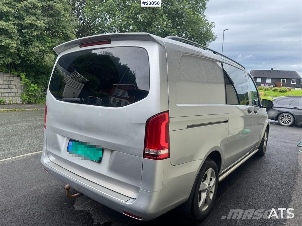 Mercedes-Benz Vito 119 4x4 Van – Two Sets of Tires شاحنة مقفلة