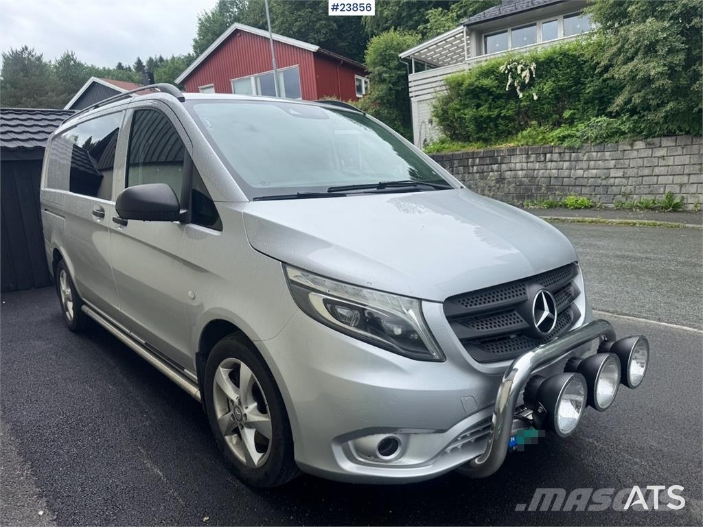 Mercedes-Benz Vito 119 4x4 Van – Two Sets of Tires شاحنة مقفلة