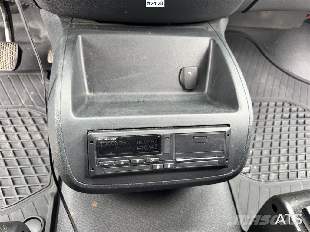Mercedes-Benz Vito Van – with Tachograph شاحنة مقفلة