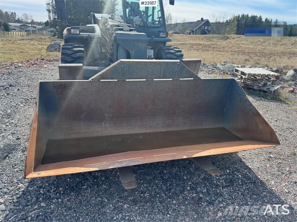 Merlo P40.17 telehandler w/ bucket – pallet forks – jib Teleskopski kolesni nakladalci