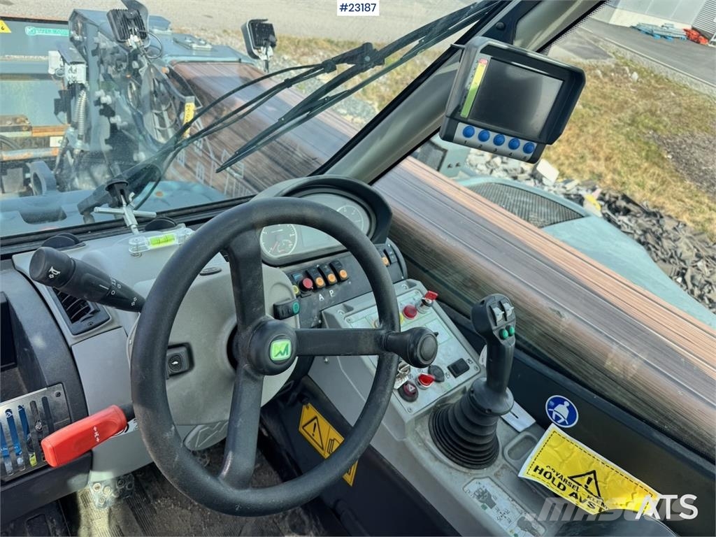 Merlo P40.17 telehandler w/ bucket – pallet forks – jib Teleskopski kolesni nakladalci