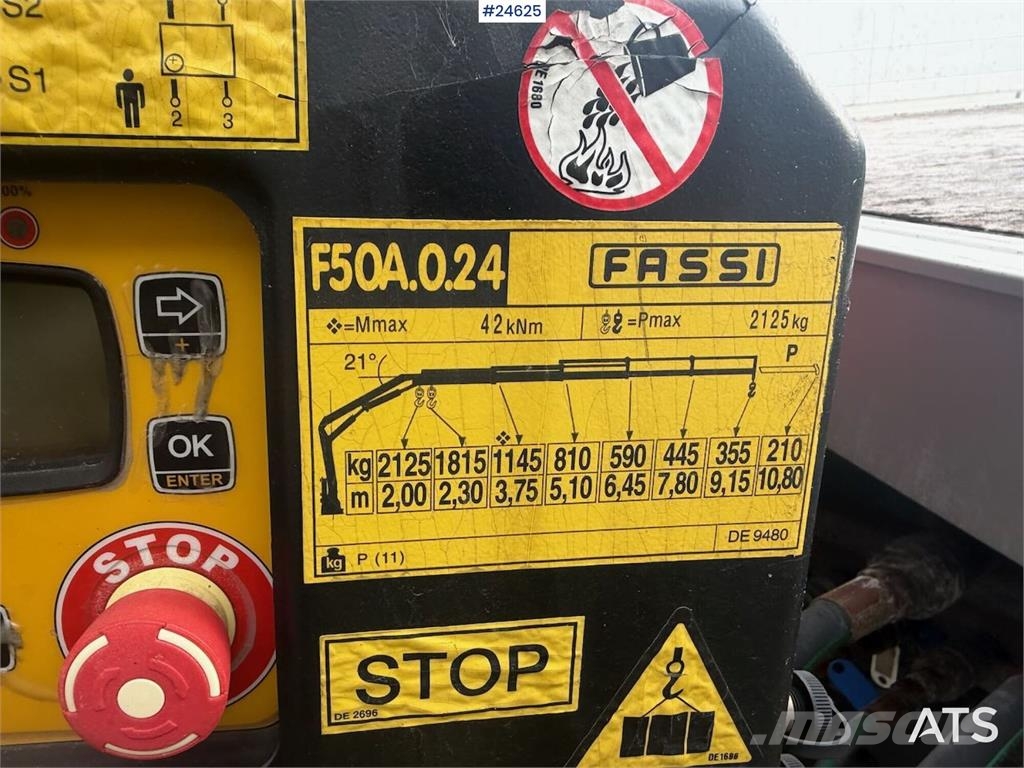 Mitsubishi Fuso Canter 4x2 with rear-mounted crane. Recently Kranbil
