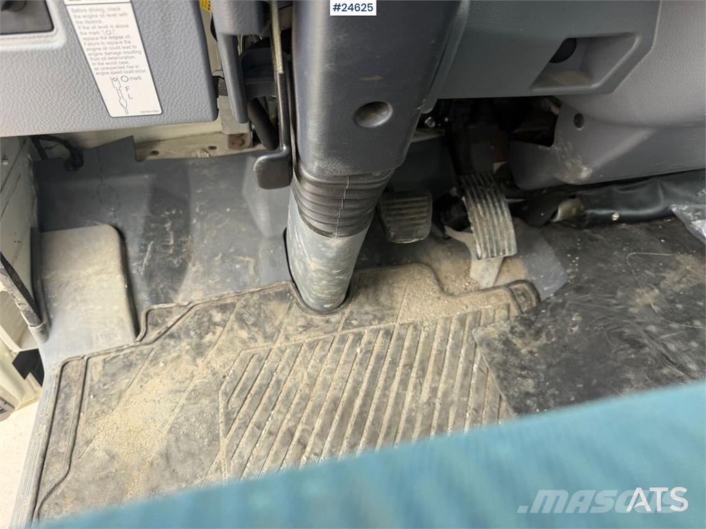Mitsubishi Fuso Canter 4x2 with rear-mounted crane. Recently Kranbil