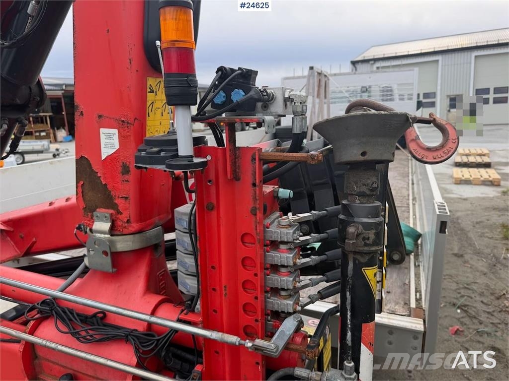 Mitsubishi Fuso Canter 4x2 with rear-mounted crane. Recently Kranbil