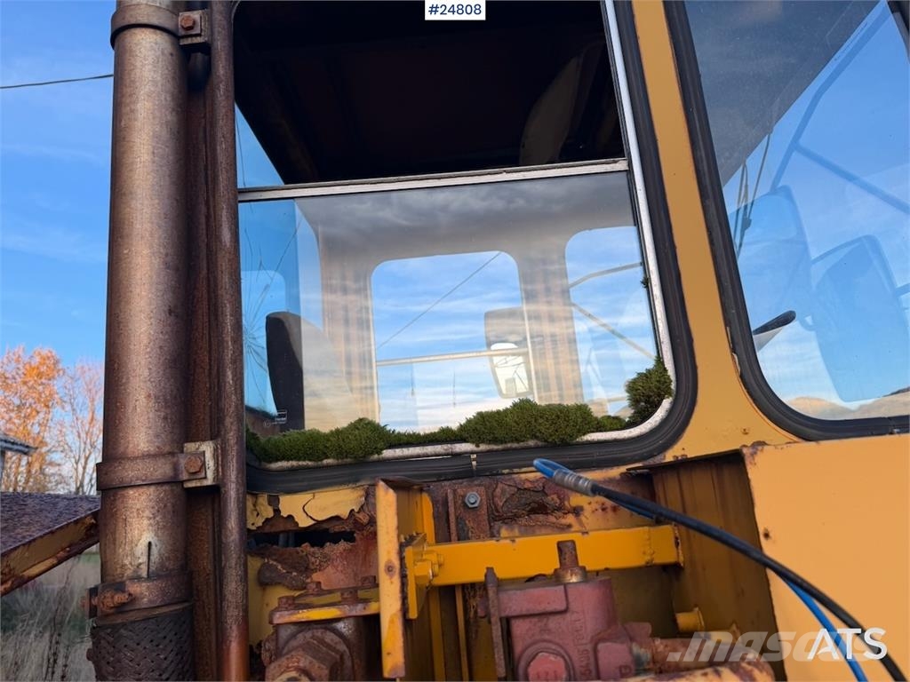 Moxy D16 B Dumper Mezei dömperek