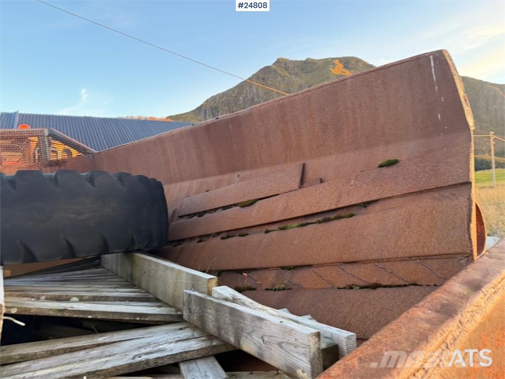 Moxy D16 B Dumper Mezei dömperek
