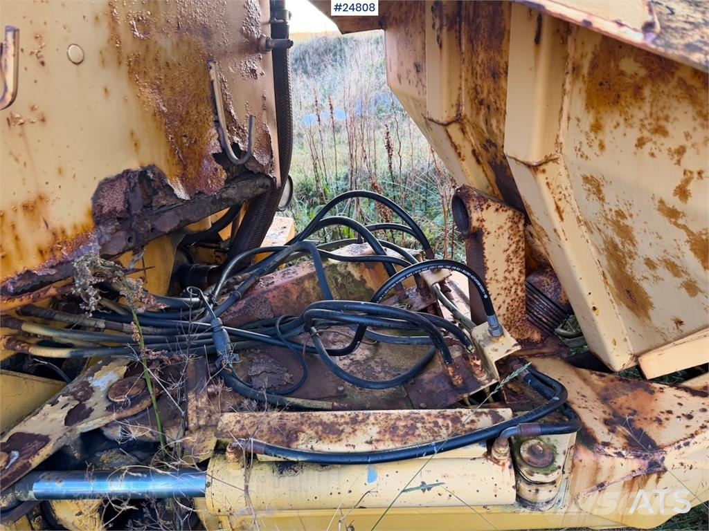Moxy D16 B Dumper Mezei dömperek
