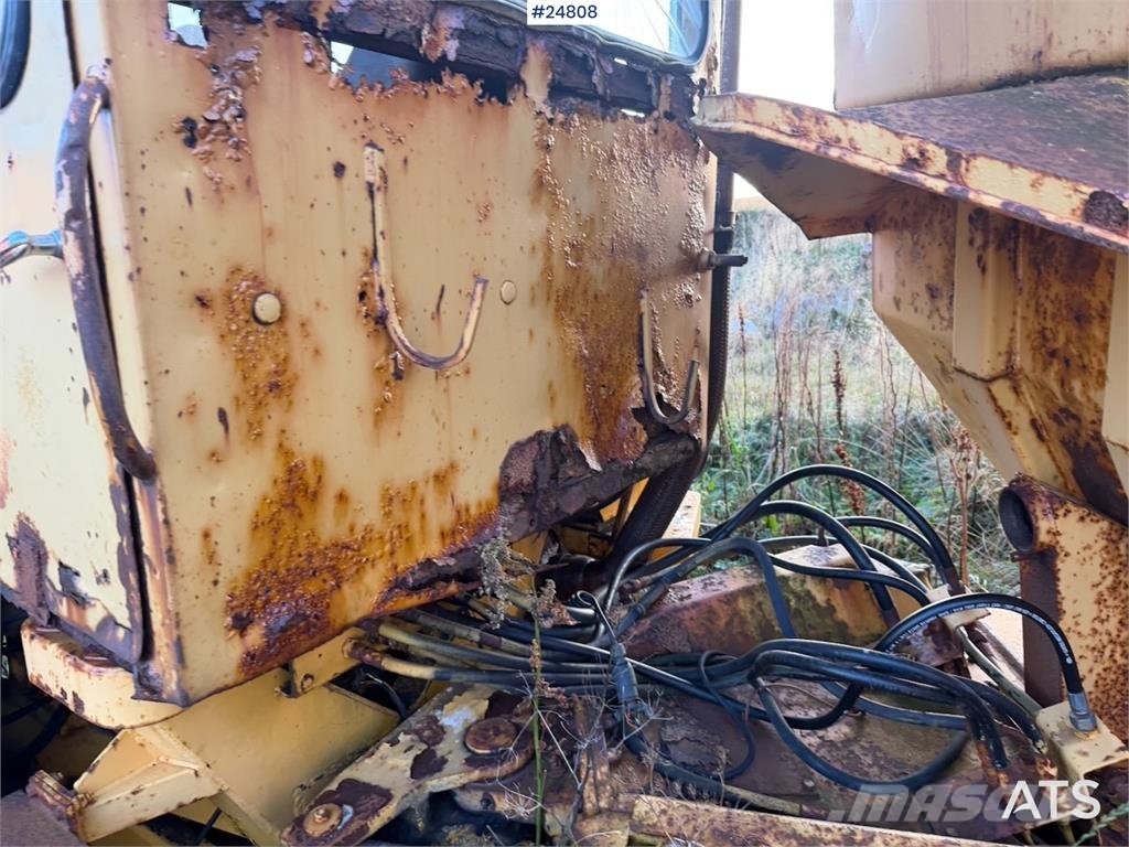 Moxy D16 B Dumper Mezei dömperek