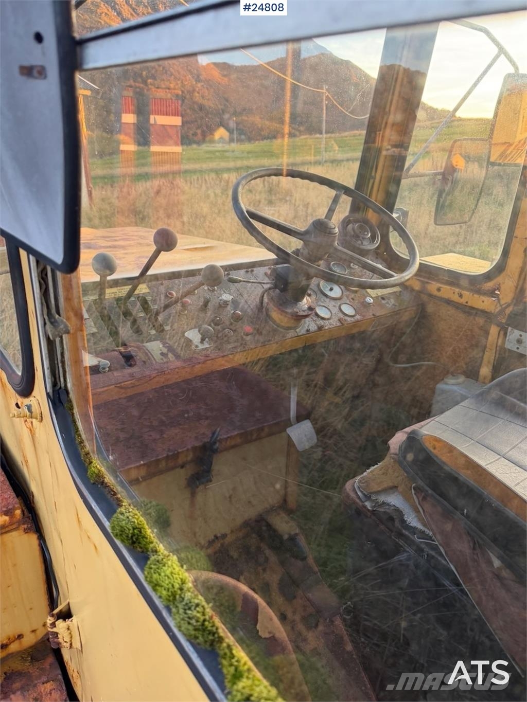 Moxy D16 B Dumper Mezei dömperek