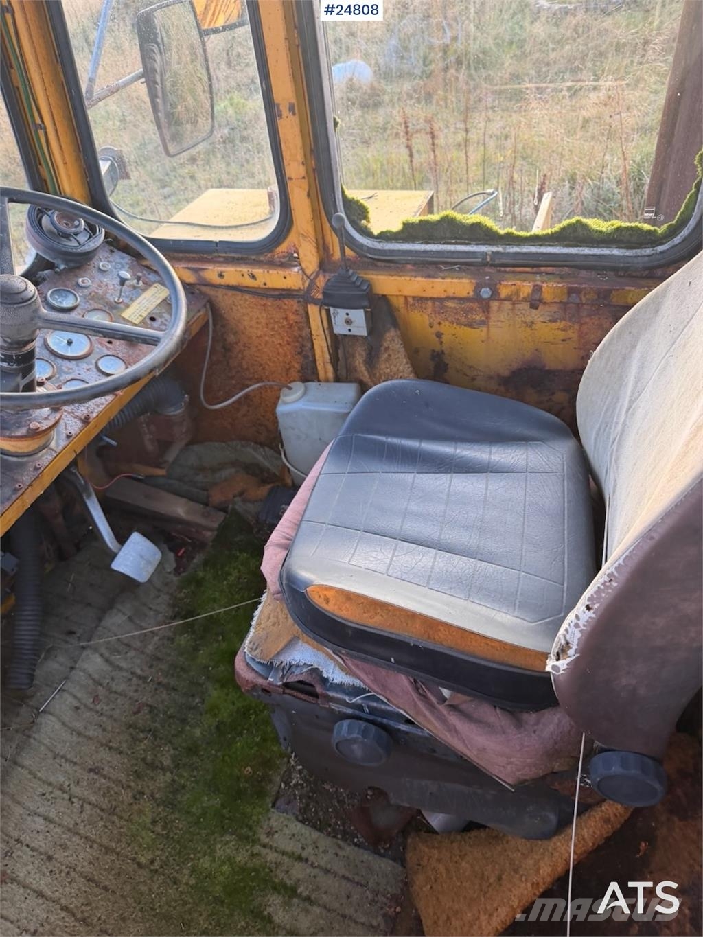 Moxy D16 B Dumper Mezei dömperek