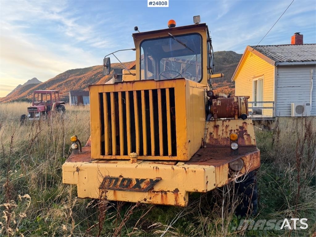 Moxy D16 B Dumper Mezei dömperek