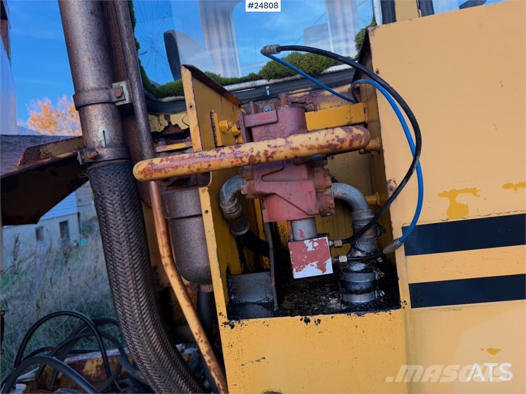 Moxy D16 B Dumper Mezei dömperek