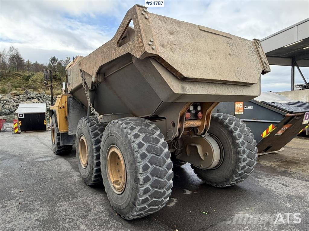 Moxy MT 26 6x6 dumper Minidumper