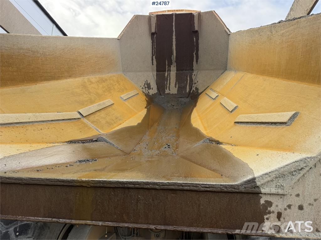 Moxy MT 26 6x6 dumper Minidumper