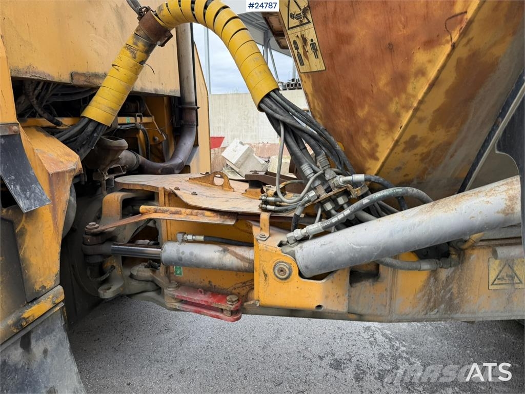 Moxy MT 26 6x6 dumper Minidumper