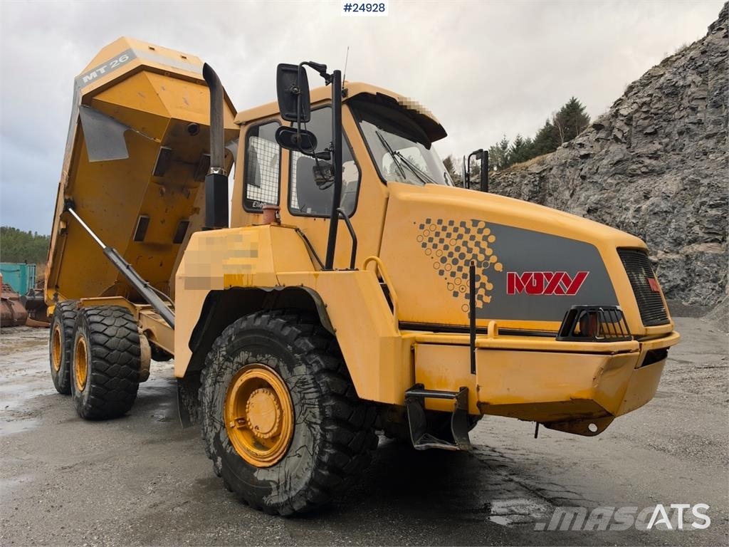 Moxy MT26 6x6 Dumper with white license plates Mezei dömperek