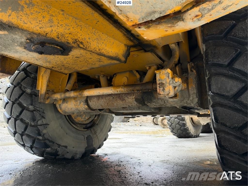 Moxy MT26 6x6 Dumper with white license plates Mezei dömperek