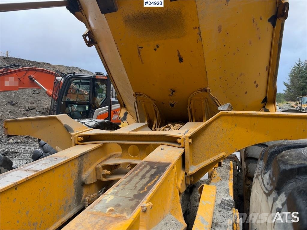 Moxy MT26 6x6 Dumper with white license plates Mezei dömperek