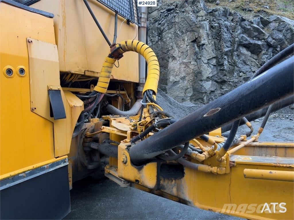 Moxy MT26 6x6 Dumper with white license plates Mezei dömperek