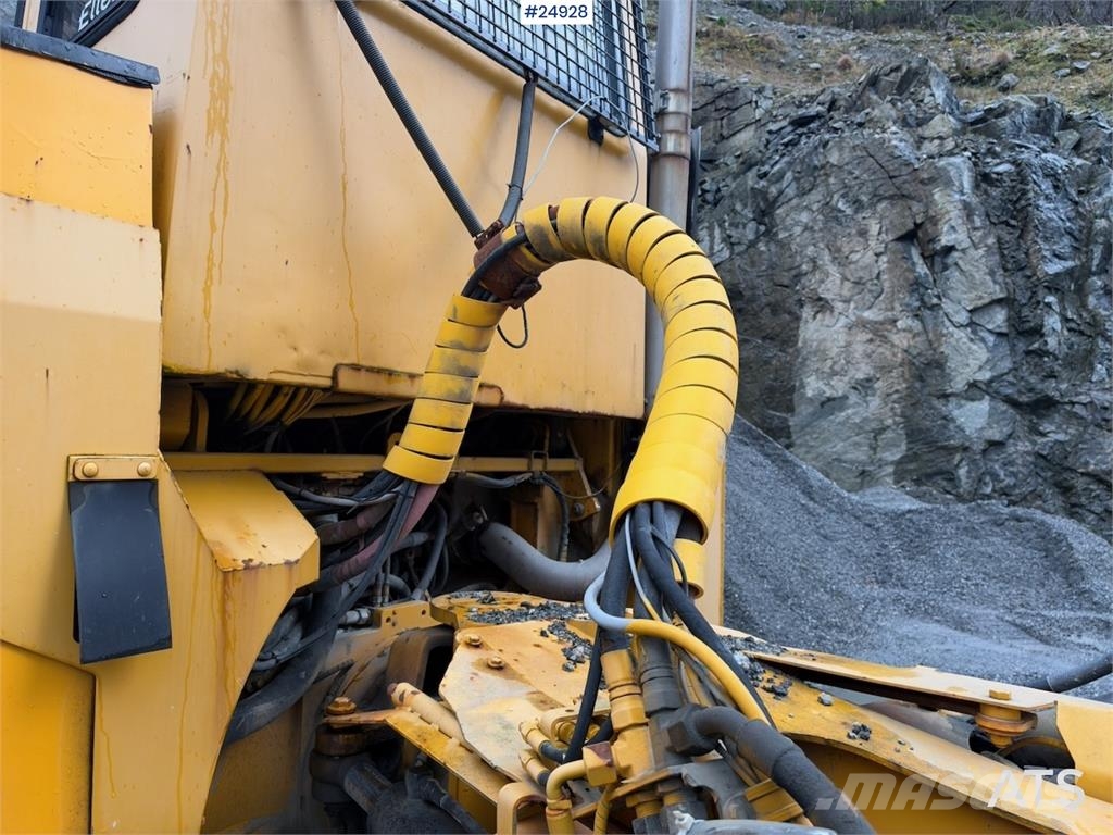 Moxy MT26 6x6 Dumper with white license plates Mezei dömperek