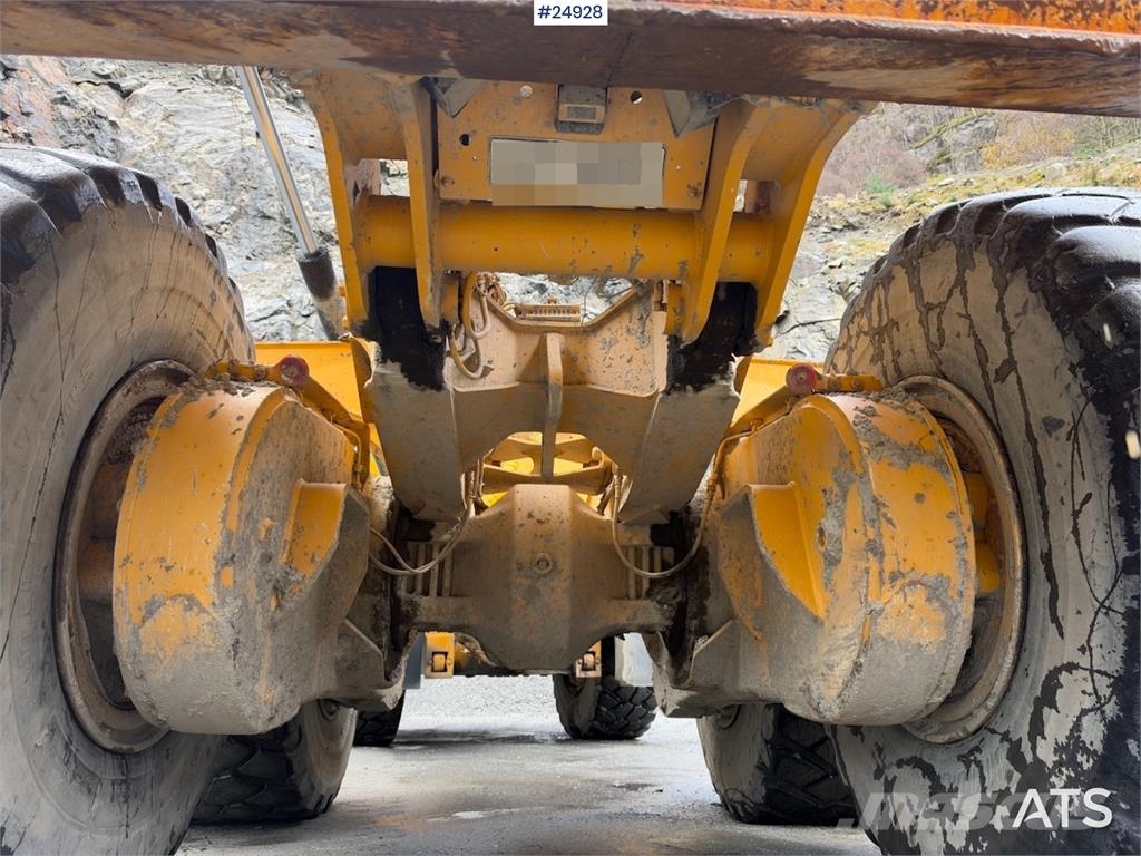 Moxy MT26 6x6 Dumper with white license plates Mezei dömperek