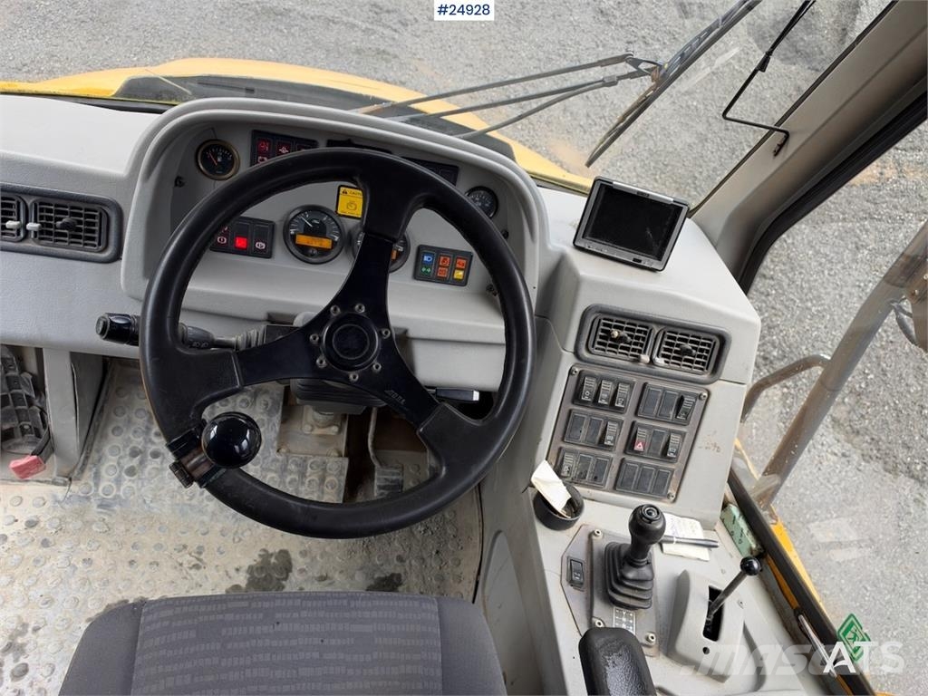 Moxy MT26 6x6 Dumper with white license plates Mezei dömperek